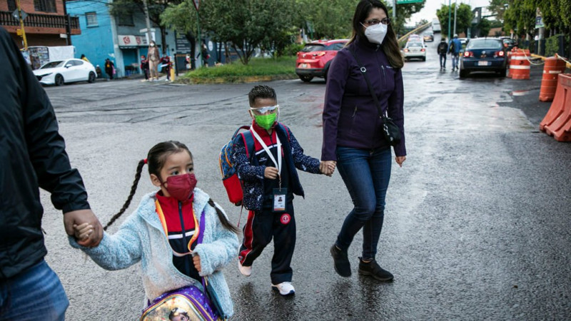 Este lunes regresan a clases presenciales en México 