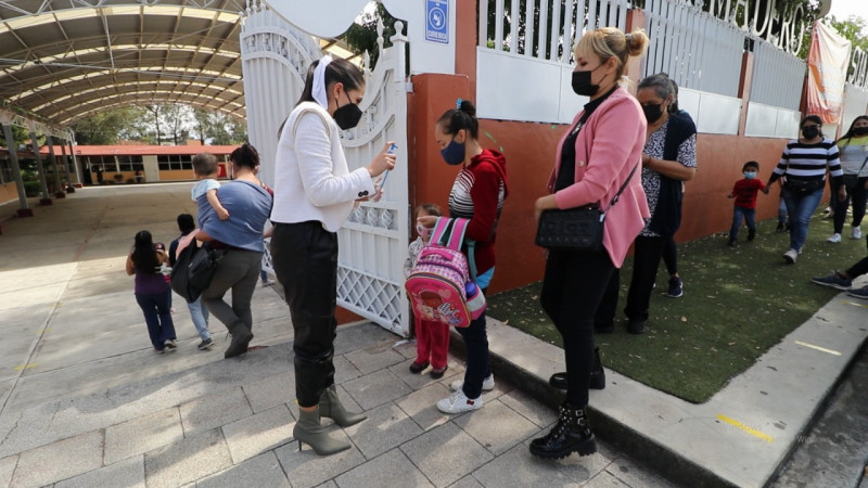 Retornaron a clase 87.6 por ciento de planteles en Michoacán 