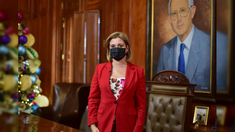 Gobernadora de Chihuahua da positivo a Covid-19 