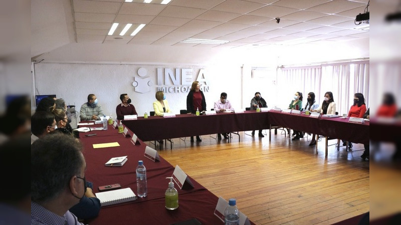 Sandra Luz es nombrada como el nuevo enlace del INEA en Michoacán  