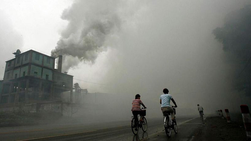 Estudio revela que la larga exposición a contaminación del aire incrementa riesgo de contraer Covid-19 