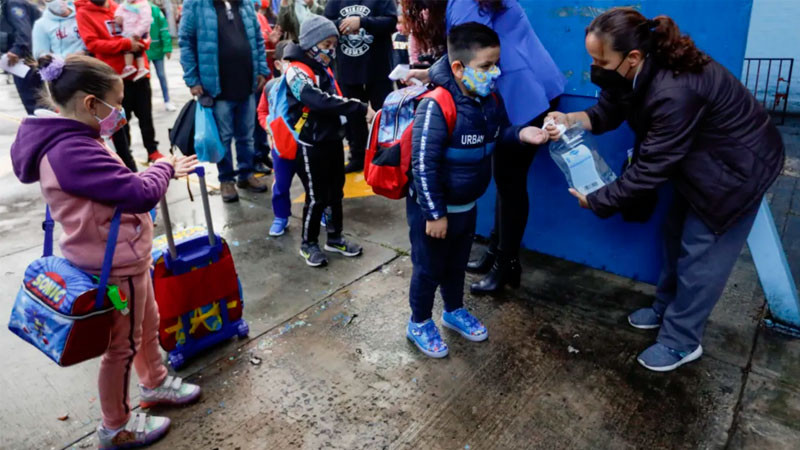 SEP descarta cerrar escuelas pese al incremento de casos por Covid-19 