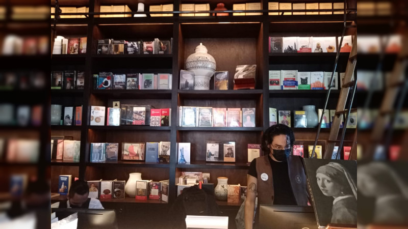 Librero asegura que hay poco interés por los libros en Morelia 
