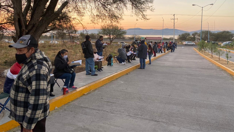 Inicia jornada de vacunación de personal educativo en Michoacán 