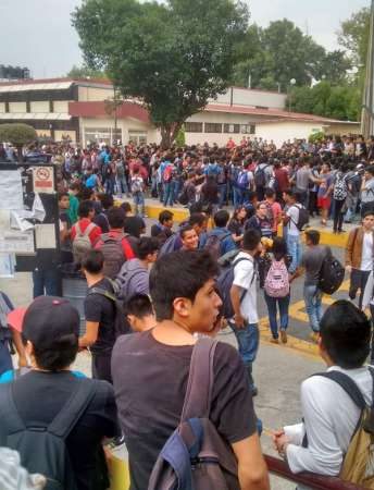 Riesgo de perder semestre en vocacionales en paro, dice titular de la SEP 