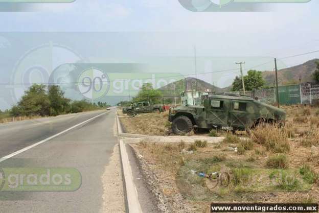 Accidente de vehículo militar deja un lesionado en Tecpan de Galeana, Guerrero - Foto 3 