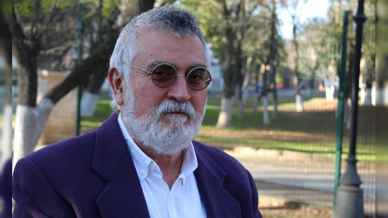 Exitosa tertulia en la Bibliotequita del Bosque encabezada por el poeta canadiense Tito Alvarado 