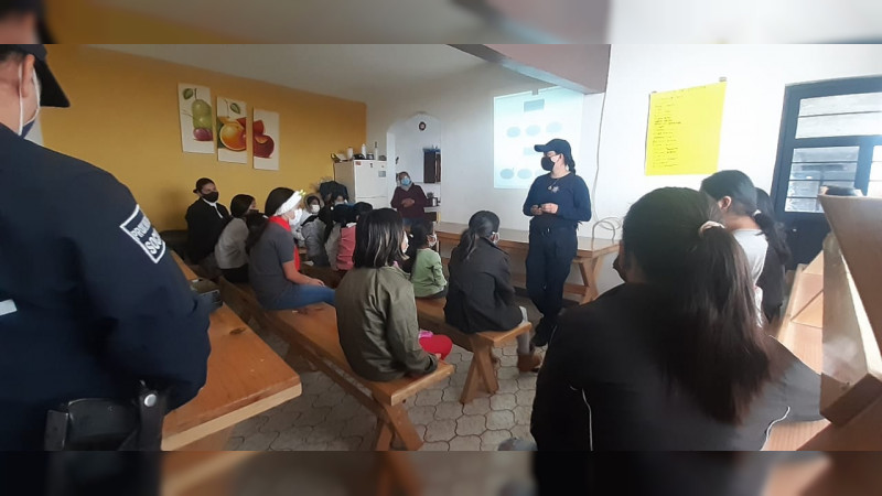 Policía Municipal de Pátzcuaro lleva charlas de Prevención del Bullying a niños en condición de vulnerabilidad