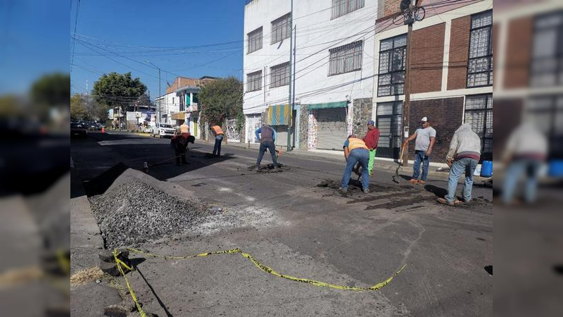Continúan los trabajos de mejoramiento de la calle Francisco J. Mújica en Morelia  