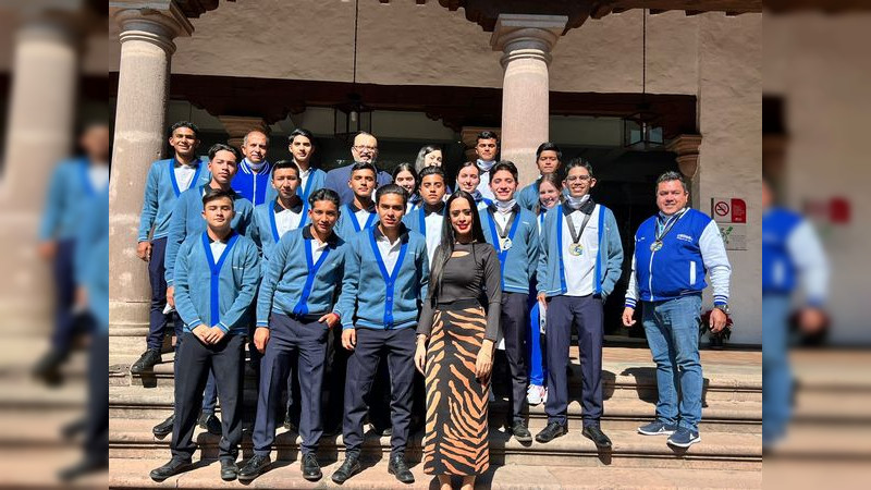 Debemos priorizar el derecho a la educación: directora de Cobaem 