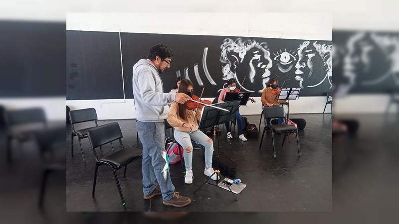 En concierto en Los Pinos; participan 46 alumnos de cuatro municipios michoacanos del Diplomado de Música