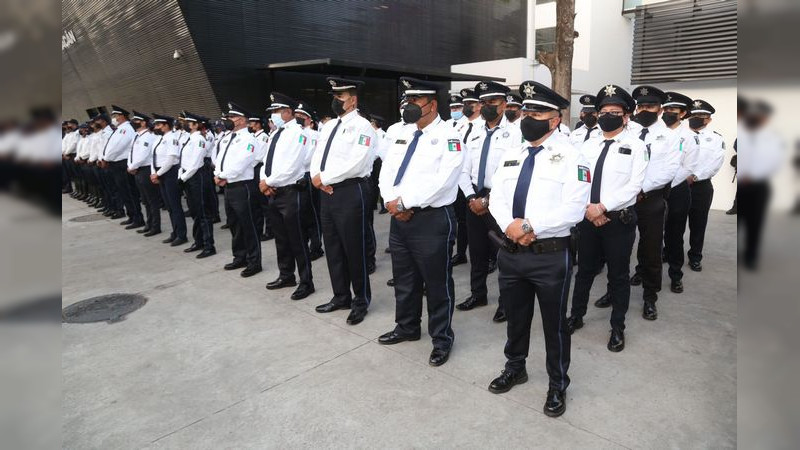 Entregan armas y uniformes a la Policía de Investigación de Michoacán 