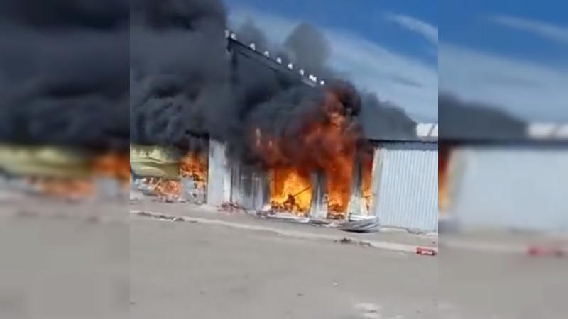 Se registra incendio en plaza textil TextiCuitzeo: Se movilizan rescatistas de Michoacán y Guanajuato 