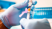 Laboratorio Moderna inicia ensayos de la vacuna contra el VIH en humanos