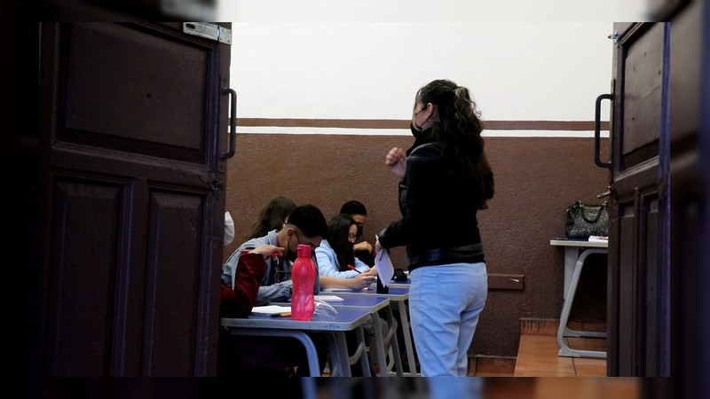 Docentes huyen de la Tierra Caliente Michoacana por violencia   