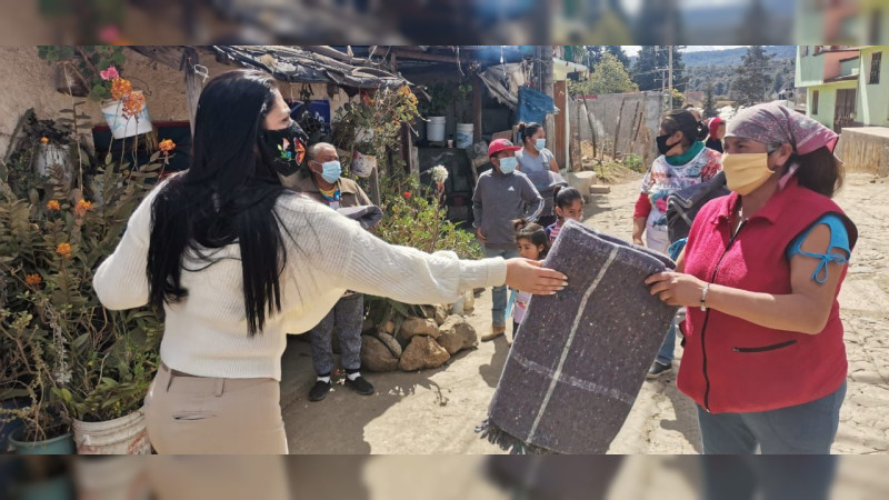 Multiplica DIF Pátzcuaro apoyos a familias en situación vulnerable 