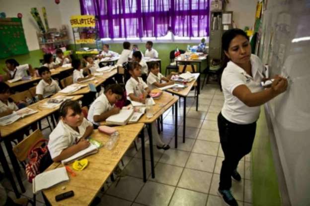 Aumento salarial del 5% a docentes  