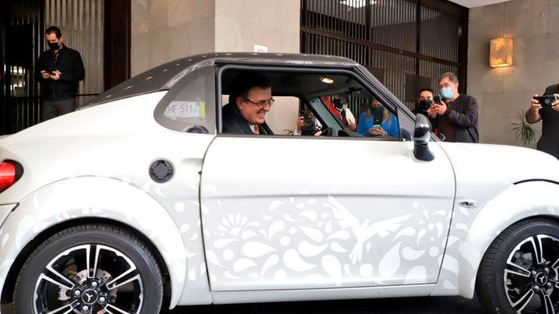 Presentan "Zacua" el primer auto eléctrico mexicano 