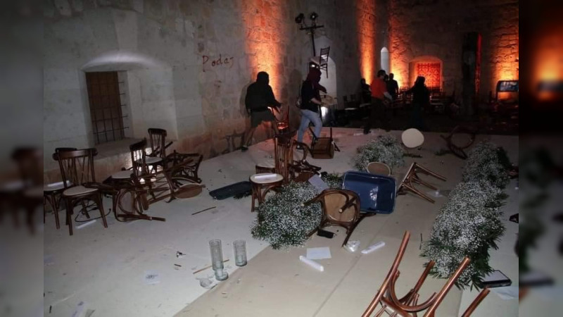 Maestros de la CNTE causan destrozos en la boda de Elba Esther Gordillo 