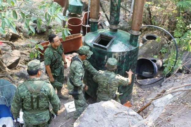 Localizan y destruyen narcolaboratorio en Aguililla, Michoacán - Foto 2 