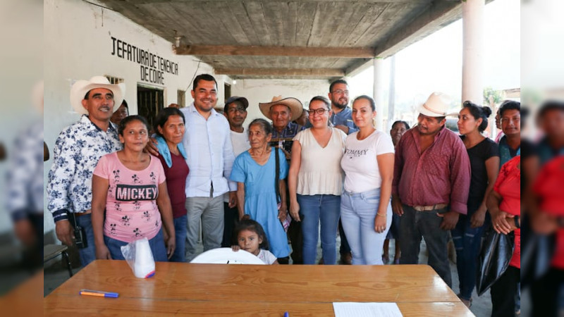 DIF Michoacán visita 11 comunidades de Aquila
