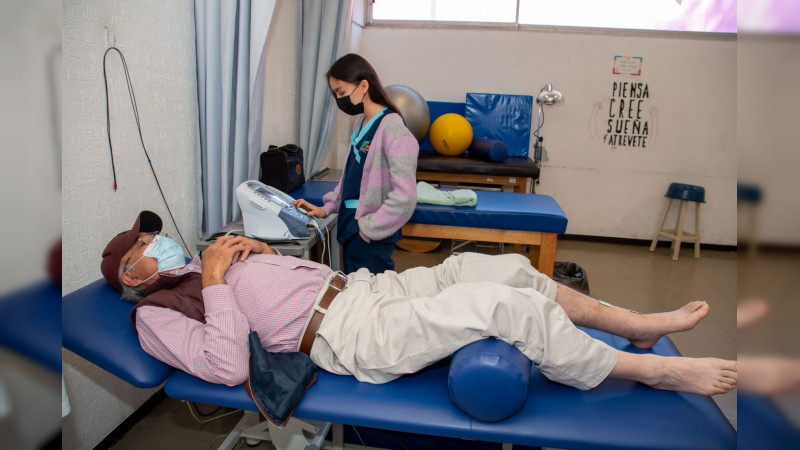 Ofrece CREE del DIF Estatal, servicios de rehabilitación 
