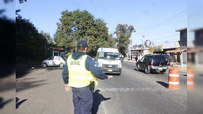 Filtro sanitario en la entrada de Pátzcuaro es instalado por la Dirección de Salud  