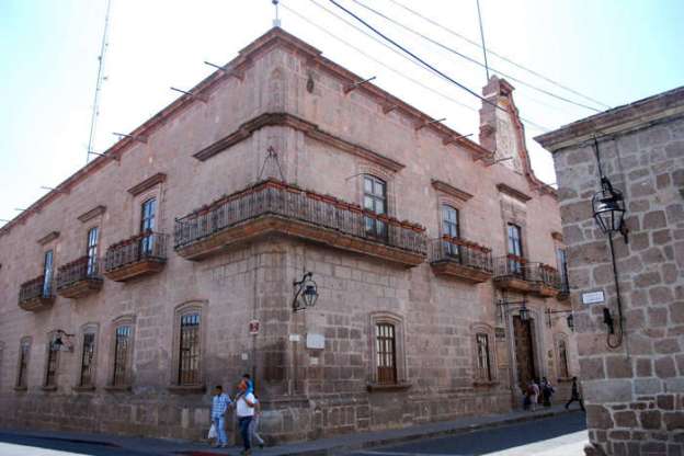Profesores pretenden boicotear la entrega de la Presea “Generalísimo Morelos” 