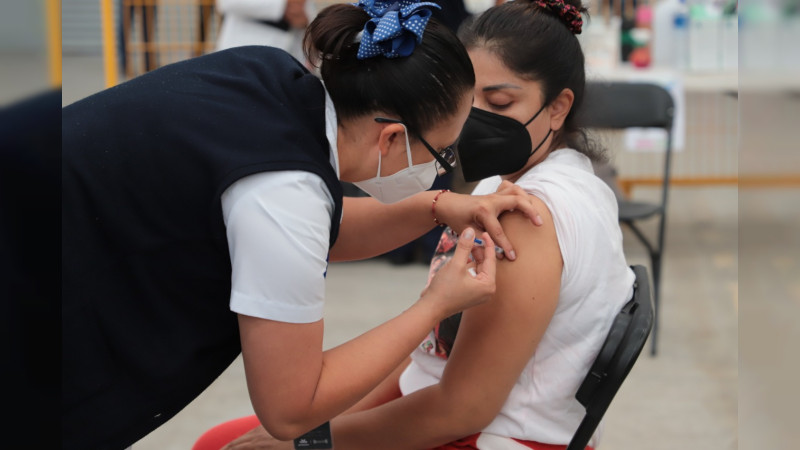 Registra Michoacán avance del 90 por ciento en vacunación contra influenza 