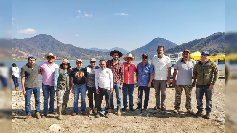 Participan más de 200 pescadores en el torneo de Pesca Deportiva en La Presa del Bosque 