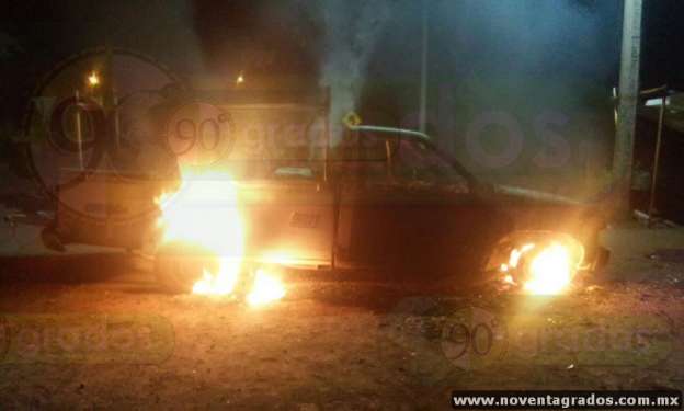 Habitantes de Nahuatzen queman camión y camioneta  - Foto 2 