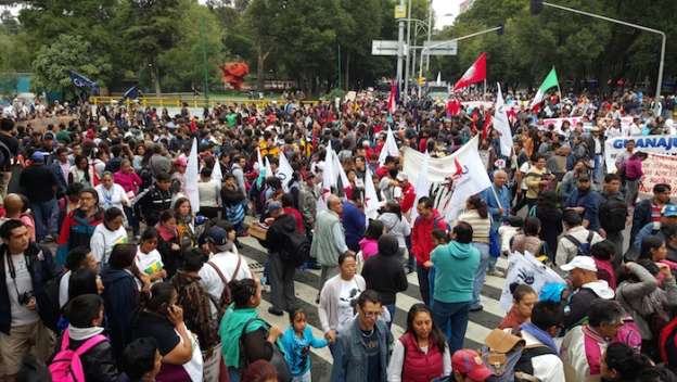 Arranca marcha masiva en Morelia  