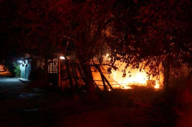 Sujetos incendian vivienda en Lázaro Cárdenas, Michoacán - Foto 0 
