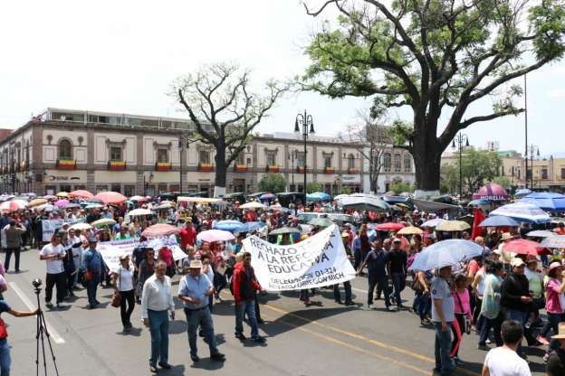Maestros concentrados en el primer cuadro de la ciudad  - Foto 2 