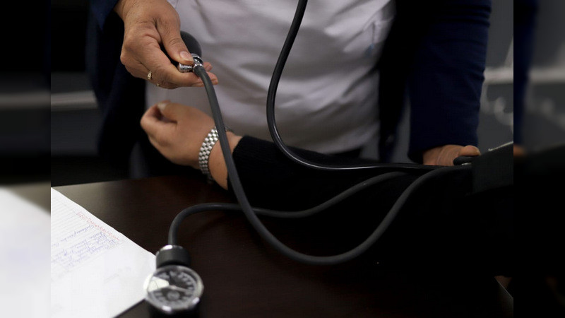 Diagnóstico oportuno de hipertensión reduce riesgo de padecer enfermedad cerebrovascular: SSM