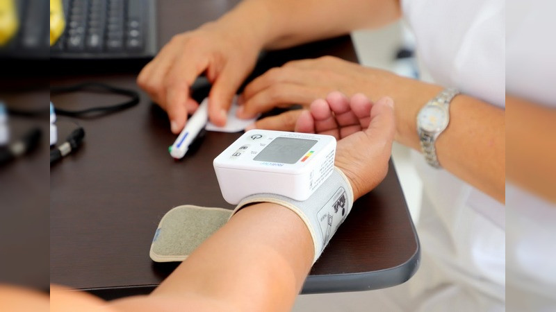 Diagnóstico oportuno de hipertensión reduce riesgo de padecer enfermedad cerebrovascular: SSM