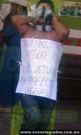 Exhiben a sujetos detenidos por habitantes en Nahuatzen, Michoacán - Foto 0 