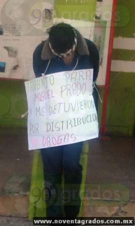 Exhiben a sujetos detenidos por habitantes en Nahuatzen, Michoacán - Foto 3 