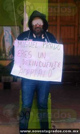 Exhiben a sujetos detenidos por habitantes en Nahuatzen, Michoacán - Foto 5 