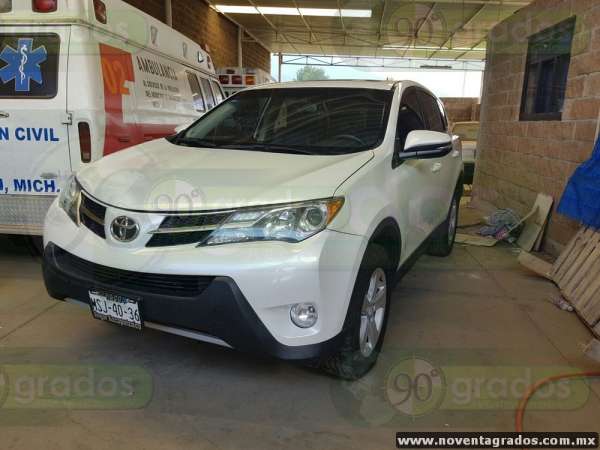 Exhiben a sujetos detenidos por habitantes en Nahuatzen, Michoacán - Foto 6 