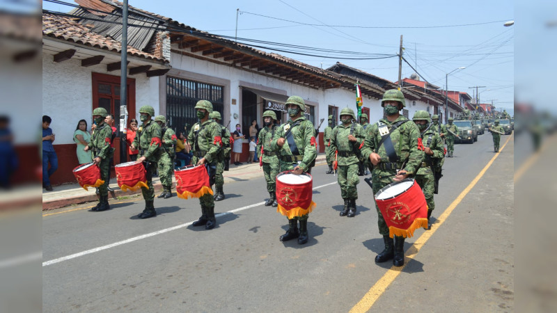 Desfilan militares en 207 Aniversario del Primer Supremo Tribunal de Justicia de la Nación: Ario de Rosales, Michoacán 