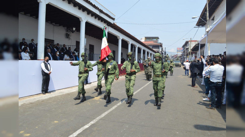 Desfilan militares en 207 Aniversario del Primer Supremo Tribunal de Justicia de la Nación: Ario de Rosales, Michoacán 