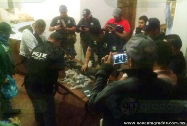 Entregan habitantes a sujetos detenidos en Nahuatzen, Michoacán - Foto 2 