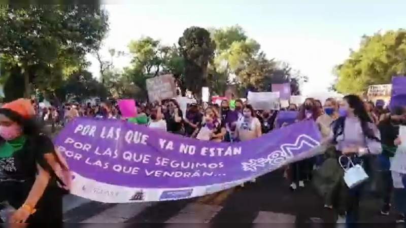 Parte Marcha Violeta de plaza Morelos; agrupa a nueve colectivas 