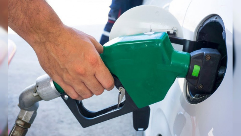 Gasolina premium se vende a 30 pesos por litro en la Ciudad de México 