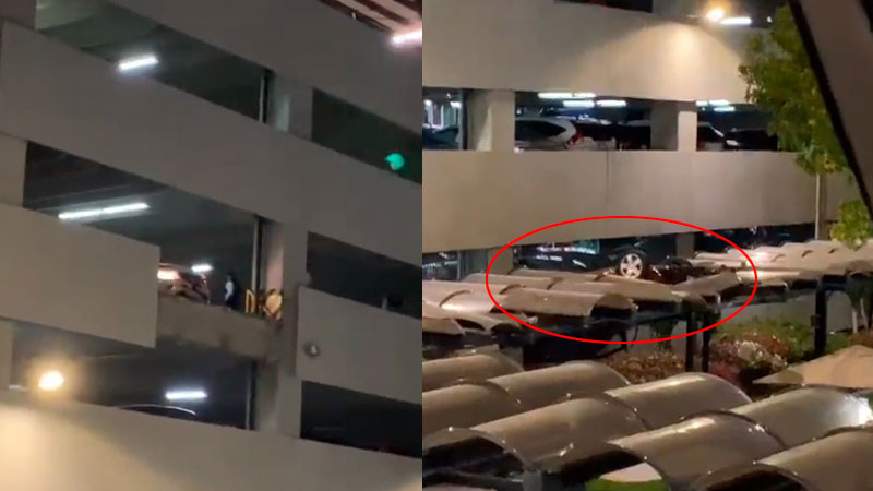 Cae auto de tercer piso del estacionamiento de universidad; no se reportan heridos 