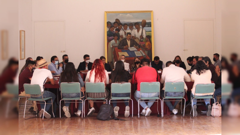 SEE, Federación, sindicatos y normalistas dialogan en mesas de trabajo 