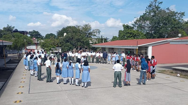 Uruapan y Nuevo Parangaricutiro regresan a clases presenciales 