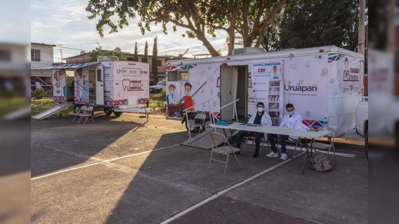 Atiende Caravana de la Salud del DIF a familias de la colonia Movimiento Antorchista en Uruapan  