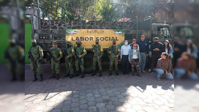 Personal militar realiza activadas de labor social, en Loma de Santa María, Morelia, Michoacán 